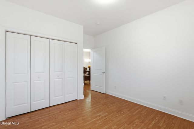 309 Lois Lane, Niskayuna, NY 12304