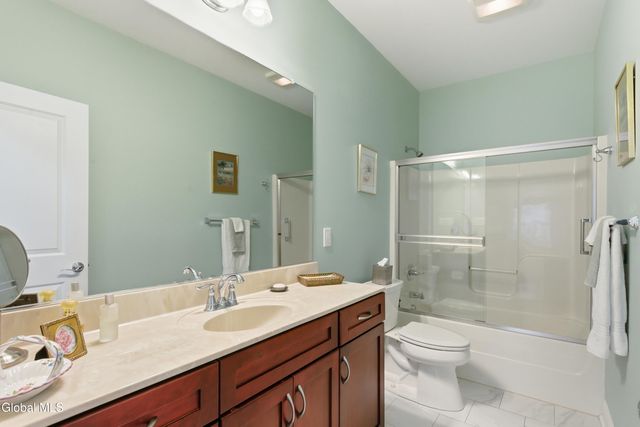 309 Lois Lane, Niskayuna, NY 12304