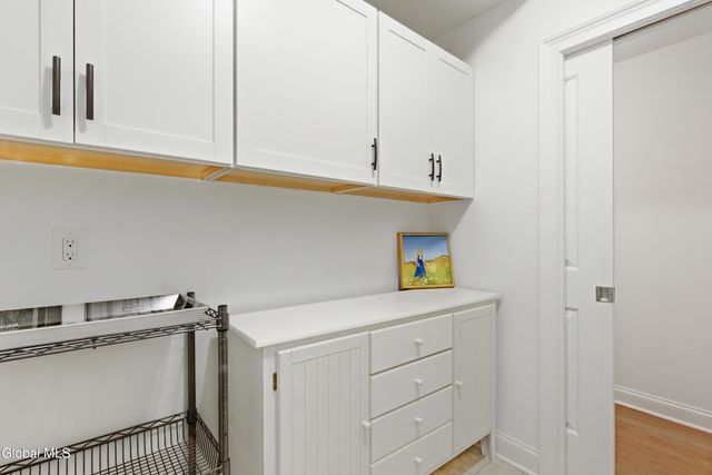 309 Lois Lane, Niskayuna, NY 12304