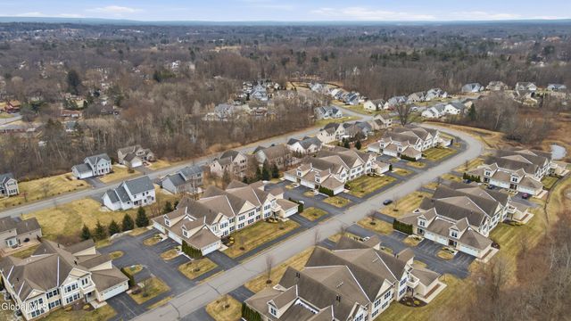 309 Lois Lane, Niskayuna, NY 12304