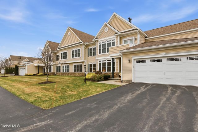 309 Lois Lane, Niskayuna, NY 12304