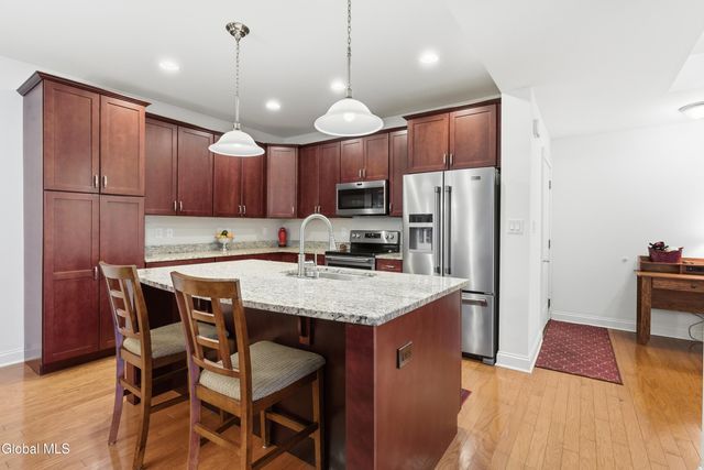 309 Lois Lane, Niskayuna, NY 12304