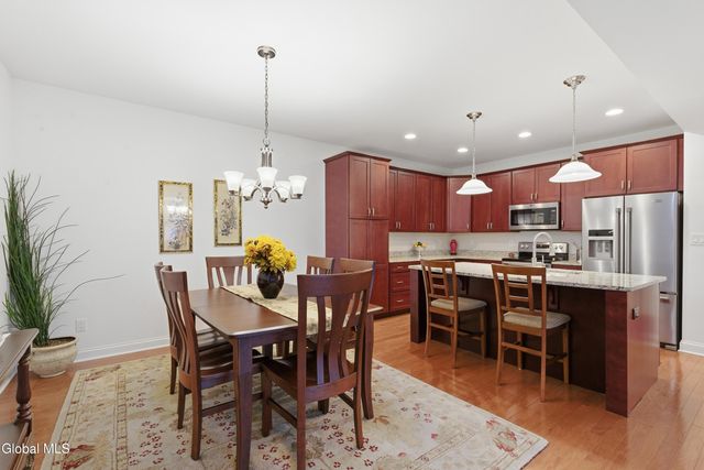 309 Lois Lane, Niskayuna, NY 12304