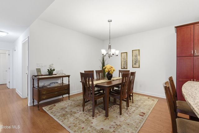 309 Lois Lane, Niskayuna, NY 12304