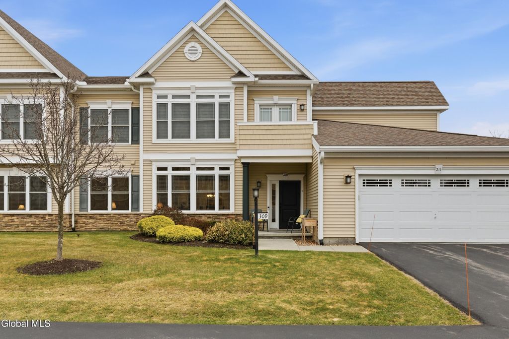 309 Lois Lane, Niskayuna, NY 12304