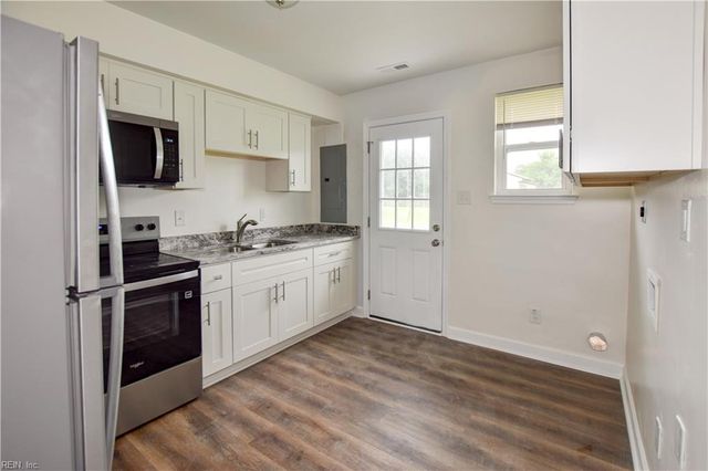 938 Schumann DR, Virginia Beach, VA 23452