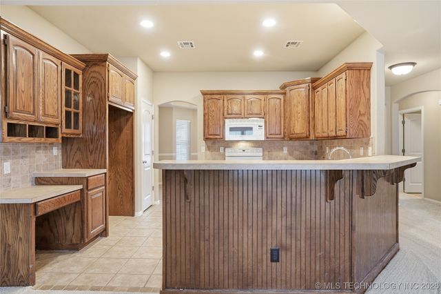 5304 Barr Drive, Sand Springs, OK 74063