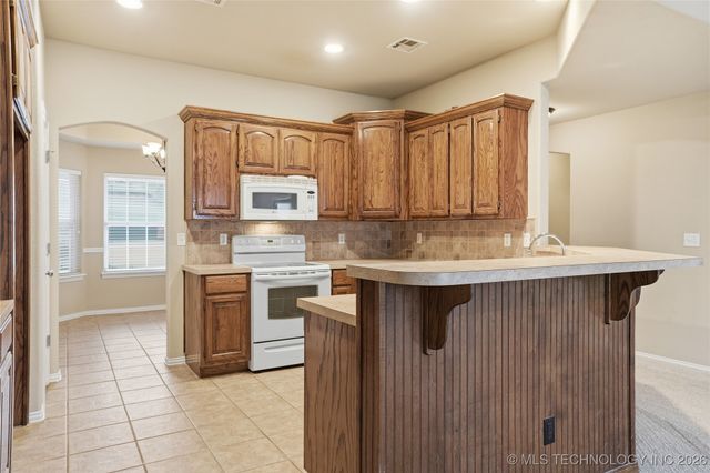 5304 Barr Drive, Sand Springs, OK 74063