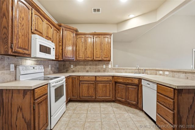 5304 Barr Drive, Sand Springs, OK 74063