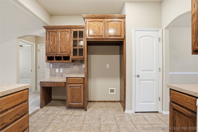 5304 Barr Drive, Sand Springs, OK 74063