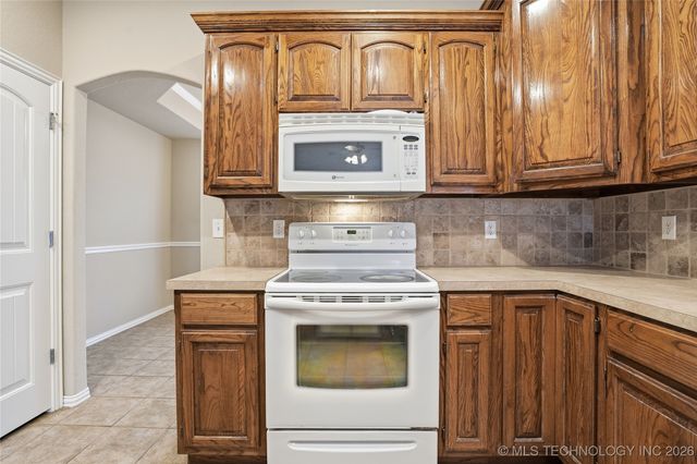 5304 Barr Drive, Sand Springs, OK 74063