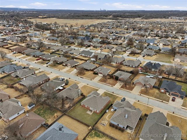 5304 Barr Drive, Sand Springs, OK 74063