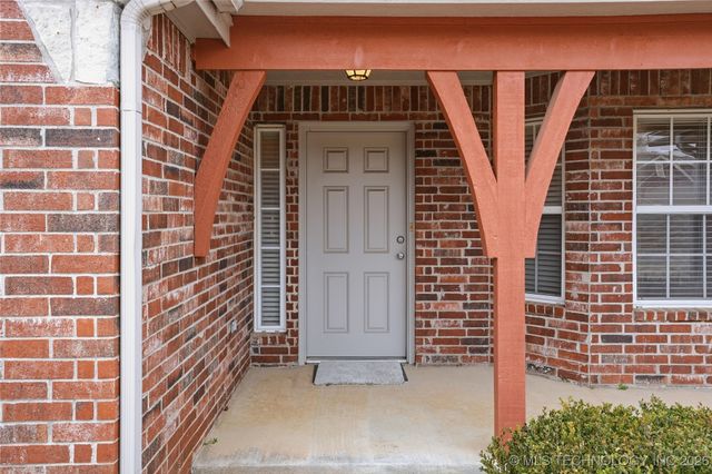 5304 Barr Drive, Sand Springs, OK 74063