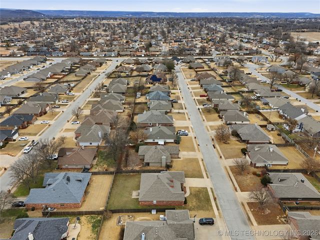 5304 Barr Drive, Sand Springs, OK 74063