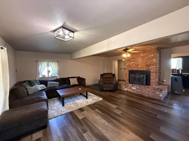 6545 S Cedar Avenue, Fresno, CA 93725