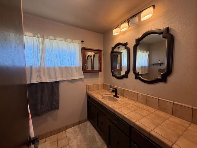 6545 S Cedar Avenue, Fresno, CA 93725