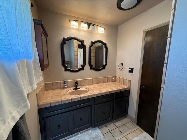 6545 S Cedar Avenue, Fresno, CA 93725