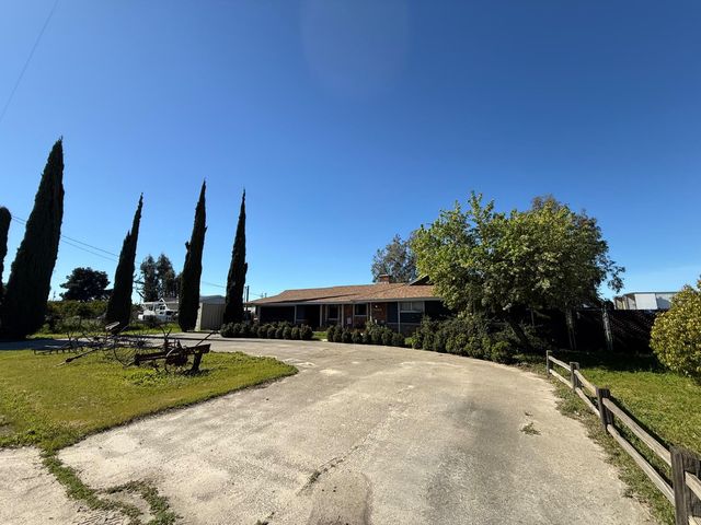 6545 S Cedar Avenue, Fresno, CA 93725