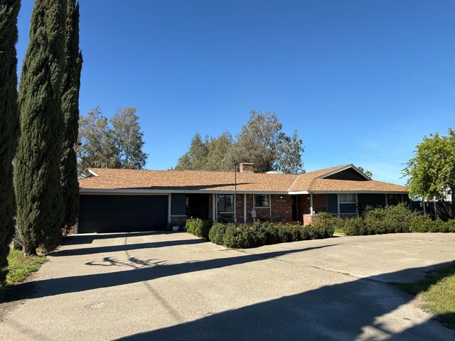 6545 S Cedar Avenue, Fresno, CA 93725