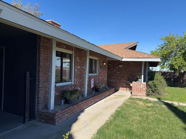 6545 S Cedar Avenue, Fresno, CA 93725