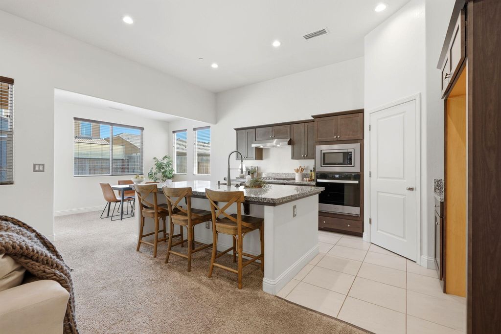 Image 11 of property listing at 1833 W Corvina Avenue, Visalia, CA 93291
