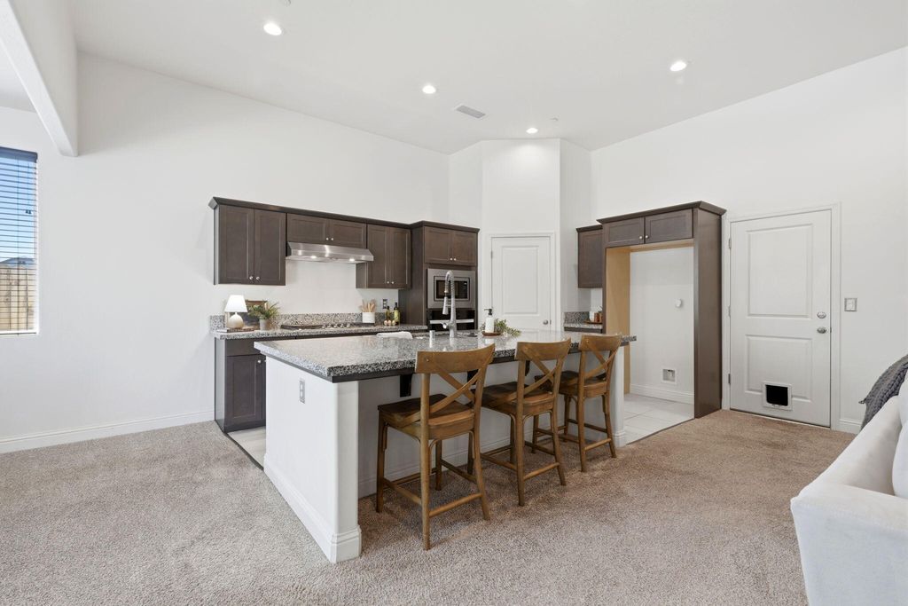 Image 12 of property listing at 1833 W Corvina Avenue, Visalia, CA 93291