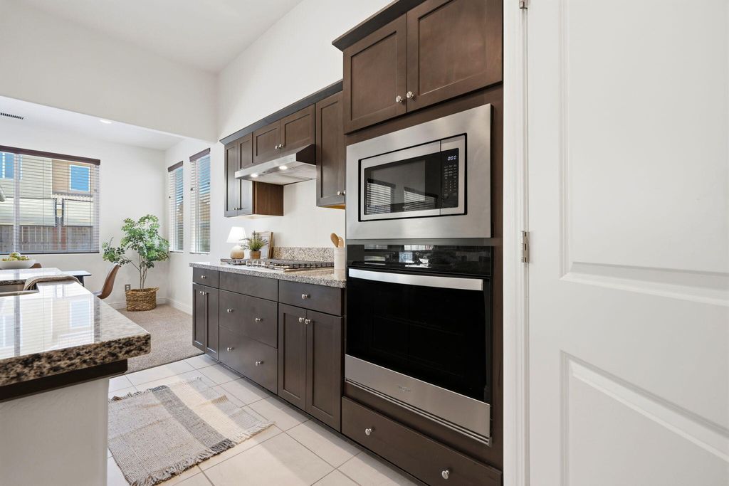 Image 14 of property listing at 1833 W Corvina Avenue, Visalia, CA 93291