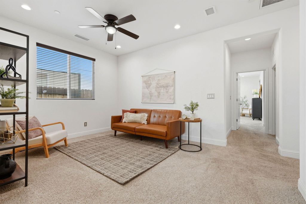 Image 19 of property listing at 1833 W Corvina Avenue, Visalia, CA 93291