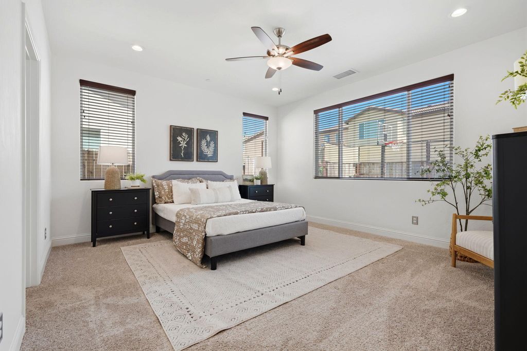 Image 22 of property listing at 1833 W Corvina Avenue, Visalia, CA 93291