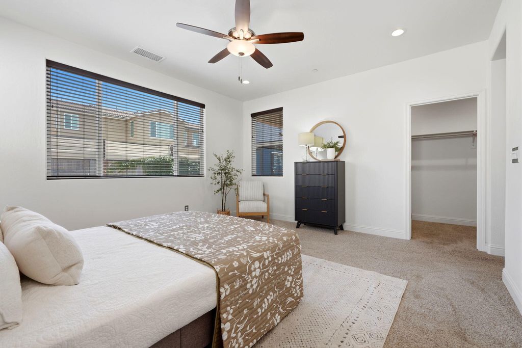 Image 26 of property listing at 1833 W Corvina Avenue, Visalia, CA 93291