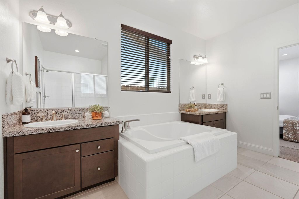 Image 29 of property listing at 1833 W Corvina Avenue, Visalia, CA 93291