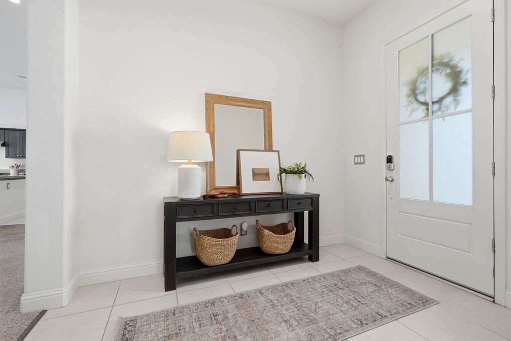 Image 5 of property listing at 1833 W Corvina Avenue, Visalia, CA 93291