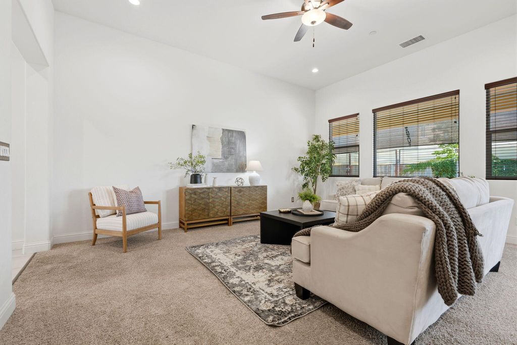 Image 6 of property listing at 1833 W Corvina Avenue, Visalia, CA 93291