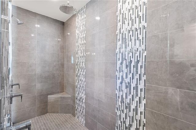 9098 Montserrat DR, Naples, FL 34114