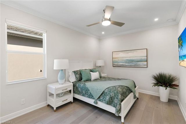 9098 Montserrat DR, Naples, FL 34114