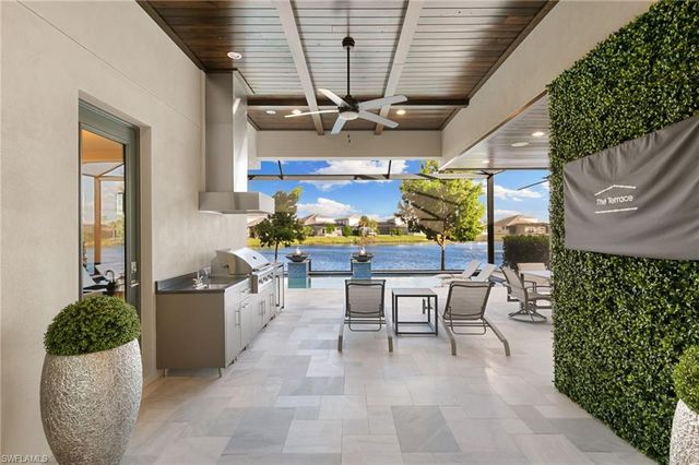 9098 Montserrat DR, Naples, FL 34114