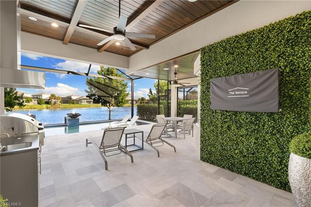 9098 Montserrat DR, Naples, FL 34114