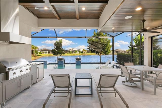 9098 Montserrat DR, Naples, FL 34114