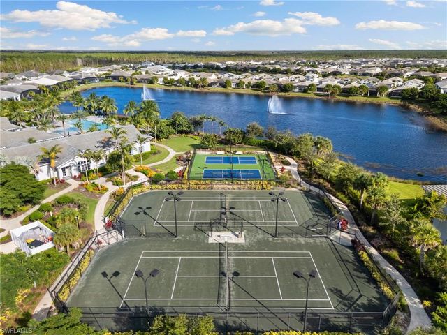 9098 Montserrat DR, Naples, FL 34114