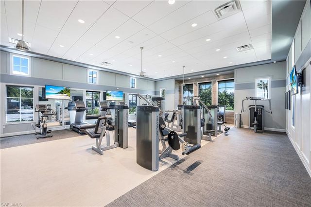 9098 Montserrat DR, Naples, FL 34114