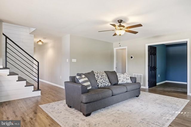 55 POWDER RIVER CT, Harpers Ferry, WV 25425