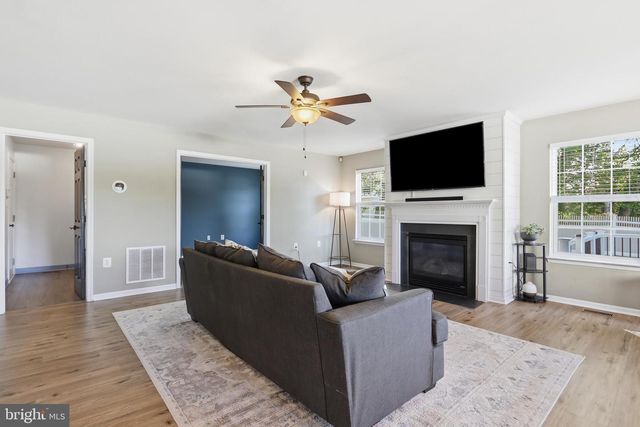 55 POWDER RIVER CT, Harpers Ferry, WV 25425