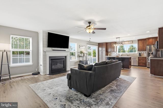 55 POWDER RIVER CT, Harpers Ferry, WV 25425
