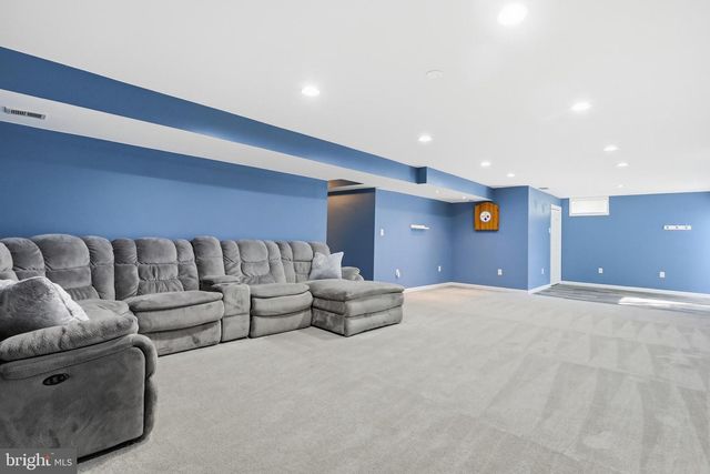 55 POWDER RIVER CT, Harpers Ferry, WV 25425