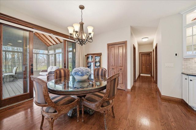 770 Quinlan Court, Crown Point, IN 46307