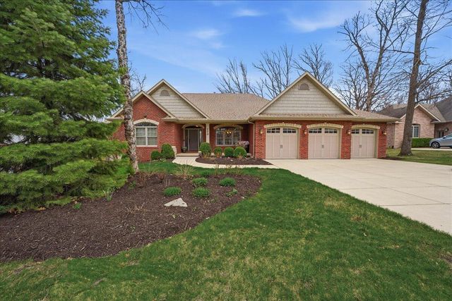 770 Quinlan Court, Crown Point, IN 46307