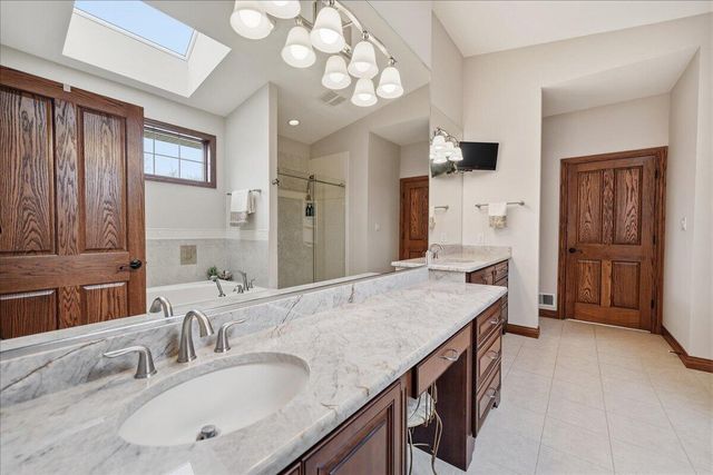 770 Quinlan Court, Crown Point, IN 46307