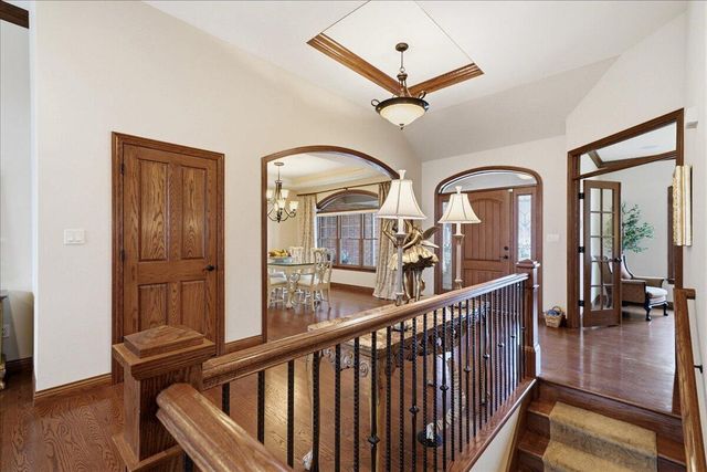 770 Quinlan Court, Crown Point, IN 46307