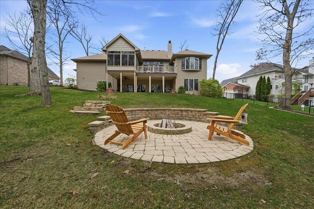 770 Quinlan Court, Crown Point, IN 46307