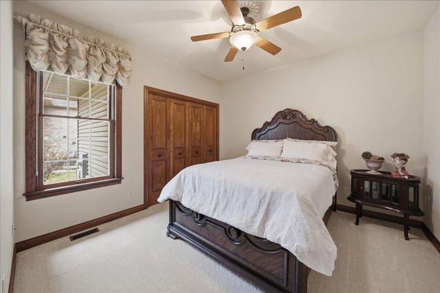 770 Quinlan Court, Crown Point, IN 46307